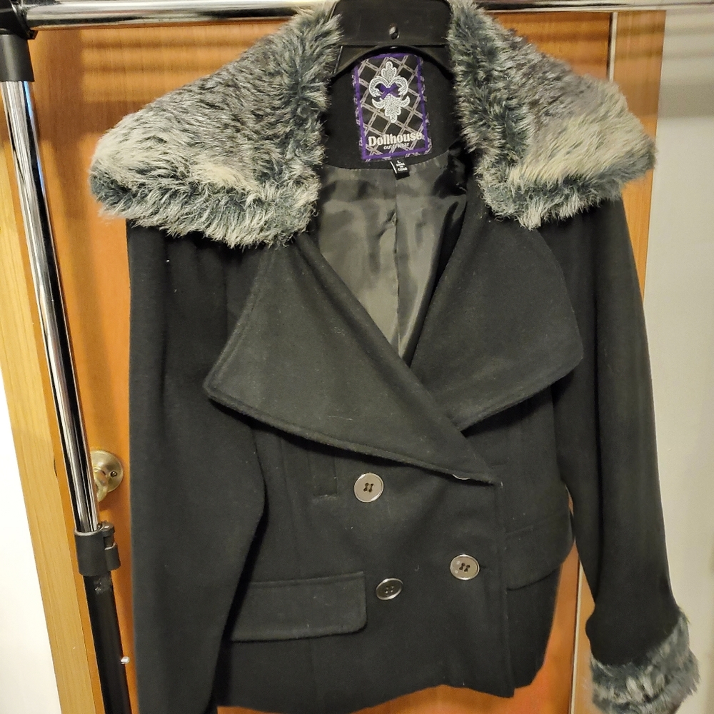 Medium Fo Fur, Polyester, Waist length Coat